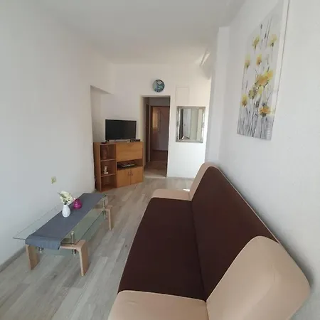 Dusanka Jovic * Makarska